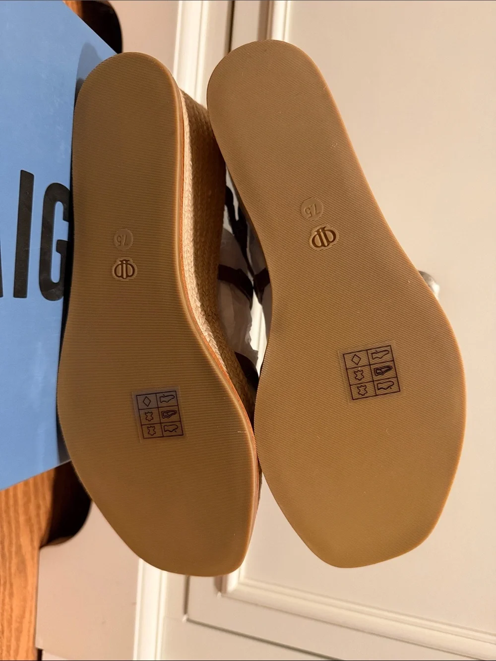 New Paige Jenny sandals 7.5